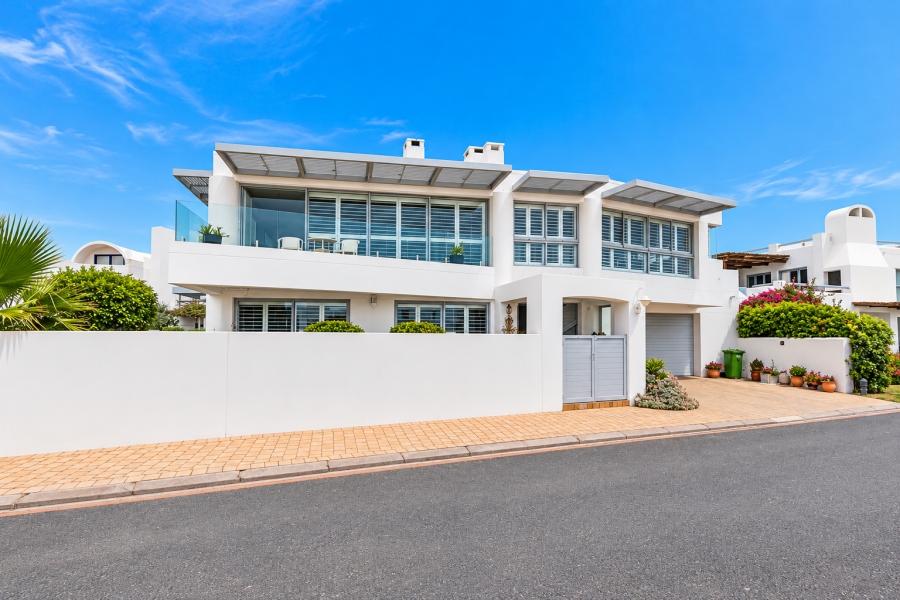 4 Bedroom Property for Sale in Paradise Beach Western Cape